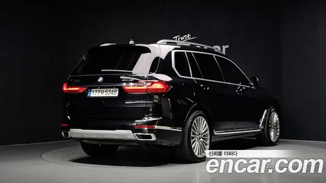 BMW X7 — фото 2