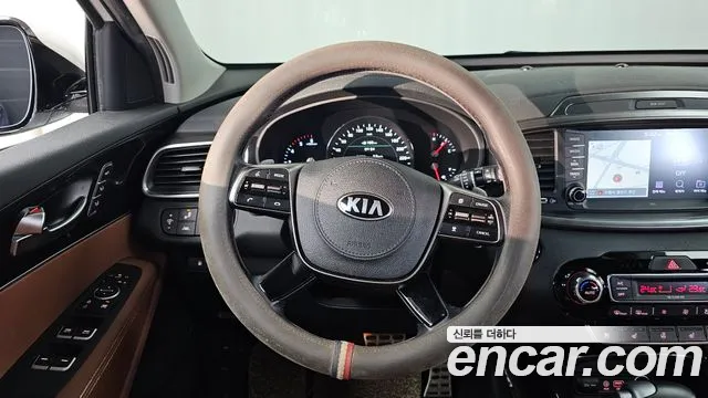 Kia Sorento — фото 13