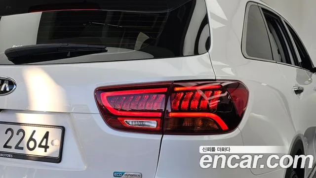 Kia Sorento — фото 23