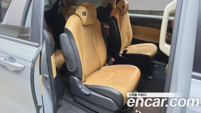 Kia Carnival — фото 11