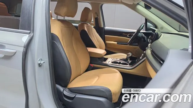 Kia Carnival — фото 12