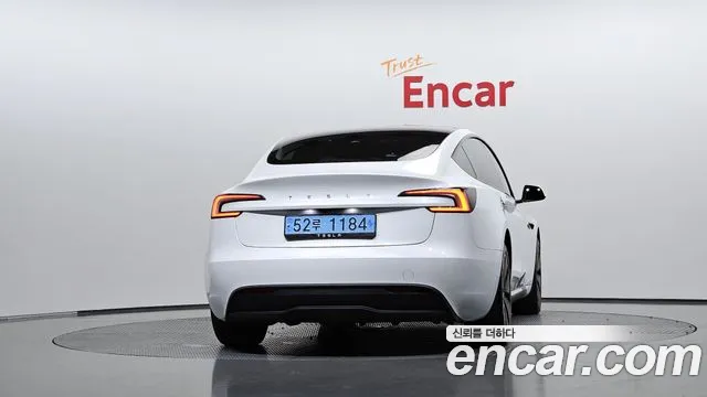 Tesla Model 3 — фото 3