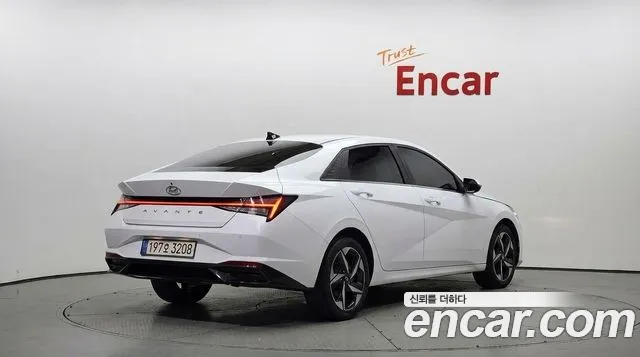 Hyundai Avante — фото 2
