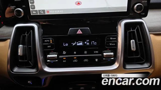 Kia Sorento — фото 18