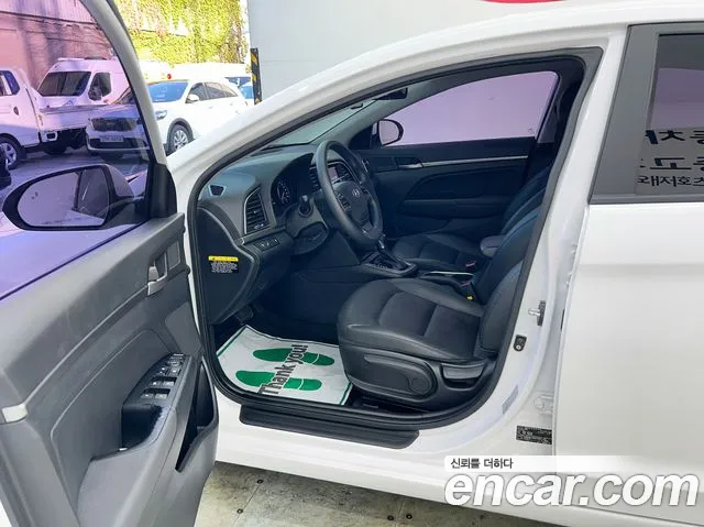 Hyundai Avante — фото 11