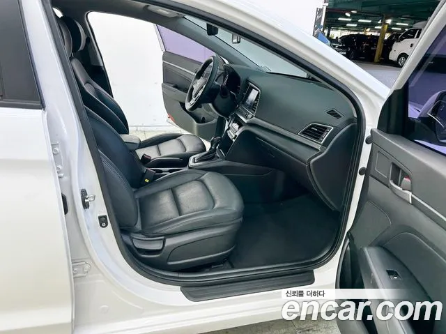 Hyundai Avante — фото 14