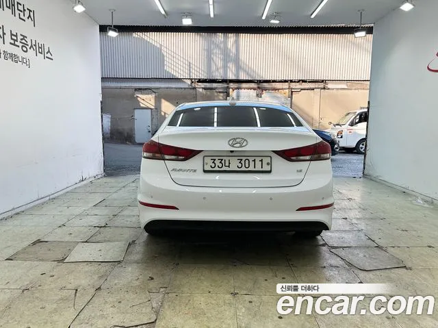 Hyundai Avante — фото 4
