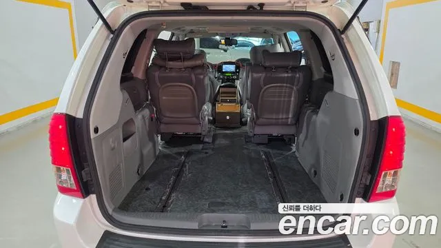 Kia Carnival — фото 19