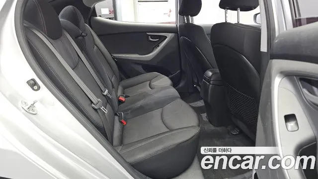 Hyundai Avante — фото 11
