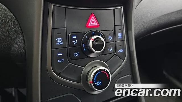 Hyundai Avante — фото 18