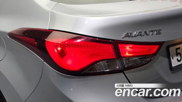 Hyundai Avante — фото 23