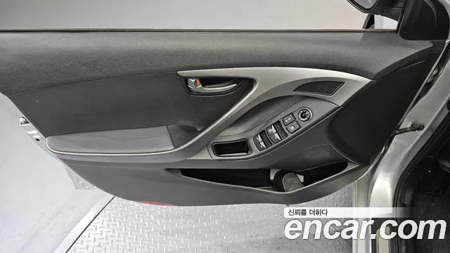 Hyundai Avante — фото 24