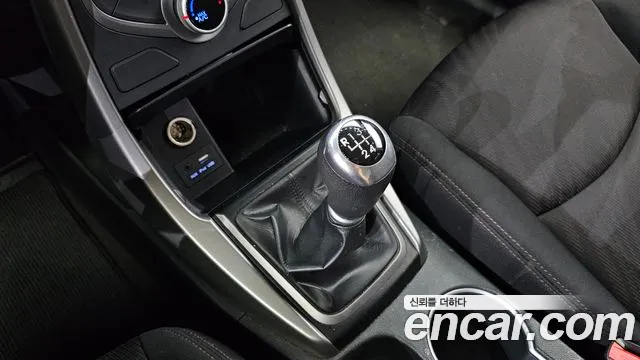 Hyundai Avante — фото 9