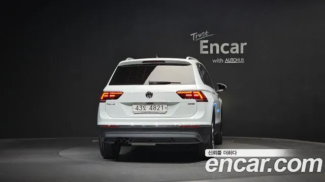 Volkswagen Tiguan — фото 4