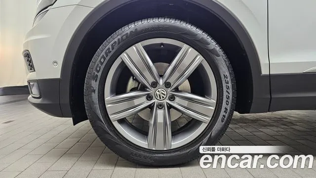 Volkswagen Tiguan — фото 5
