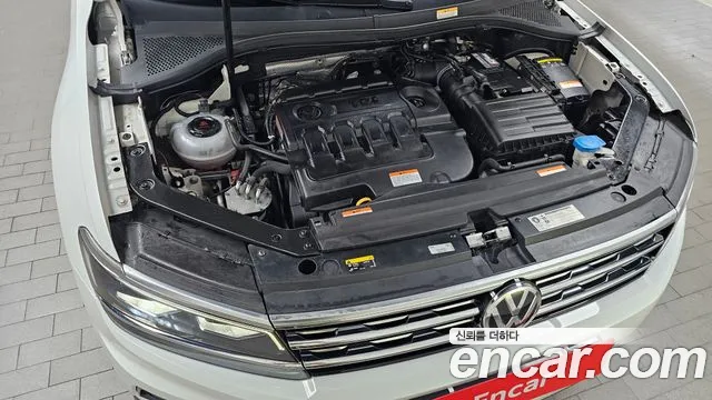 Volkswagen Tiguan — фото 6
