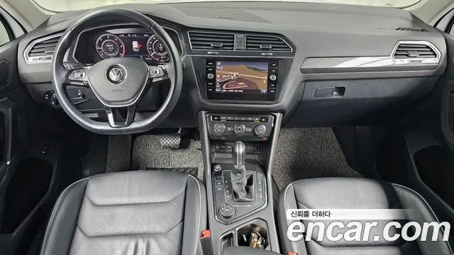 Volkswagen Tiguan — фото 7