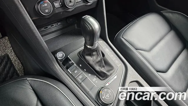 Volkswagen Tiguan — фото 9