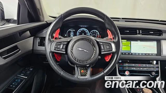Jaguar XF — фото 13