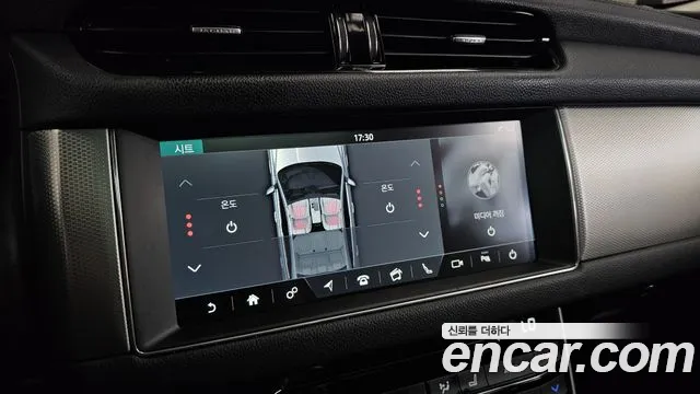 Jaguar XF — фото 14