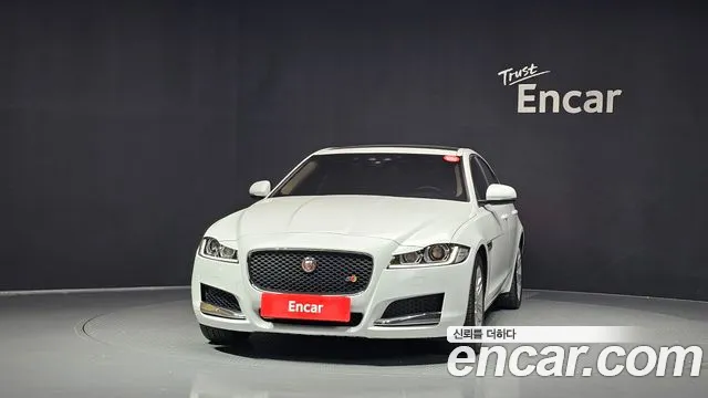 Jaguar XF — фото 3