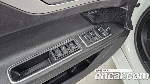 Jaguar XF — фото 35