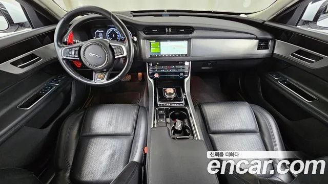 Jaguar XF — фото 7