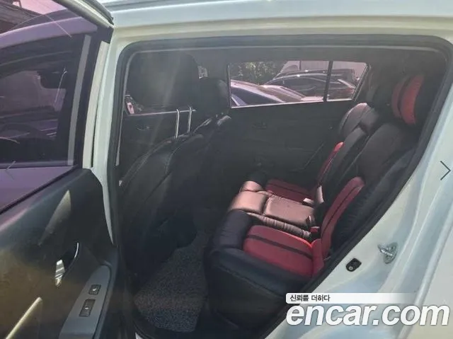 Kia Sportage — фото 12