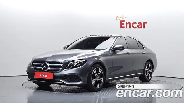 Mercedes-Benz E-Class — фото 1