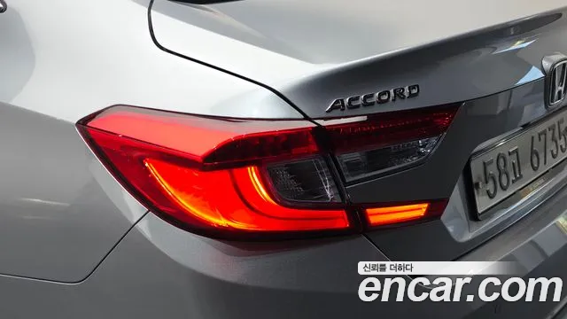 Honda Accord — фото 23