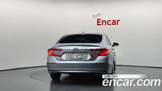 Honda Accord — фото 4