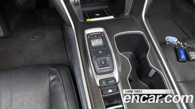 Honda Accord — фото 9