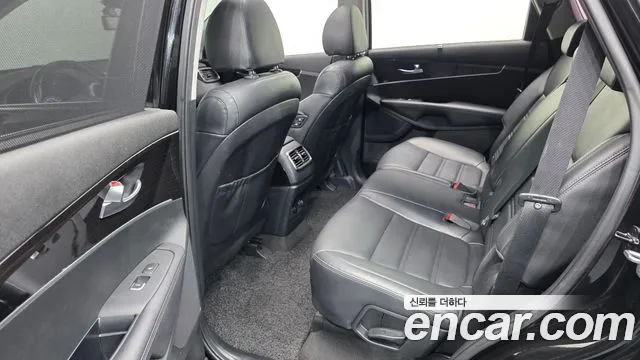 Kia Sorento — фото 11