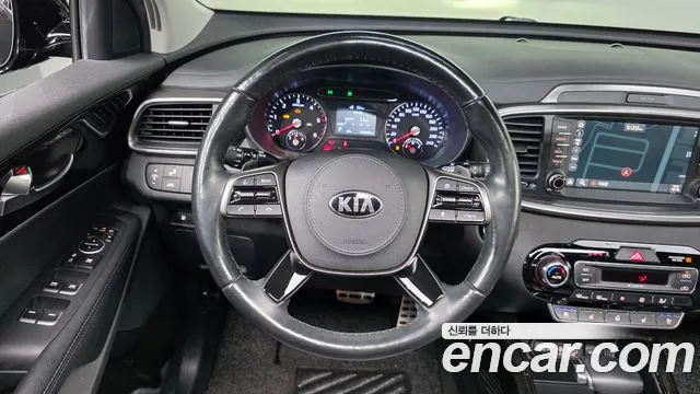 Kia Sorento — фото 12
