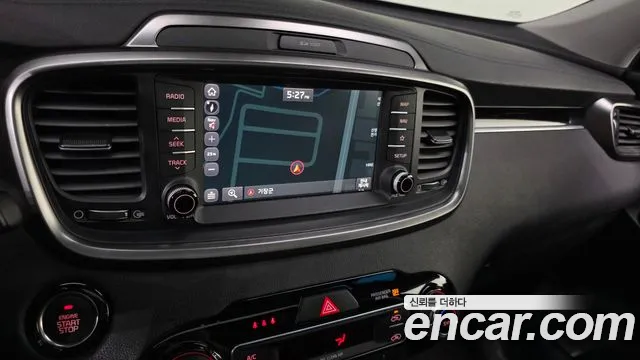 Kia Sorento — фото 13