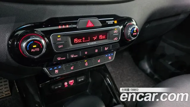Kia Sorento — фото 15
