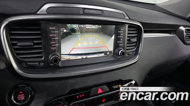 Kia Sorento — фото 16
