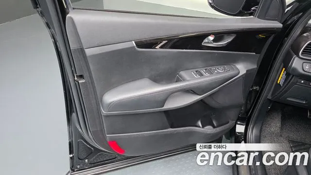 Kia Sorento — фото 24