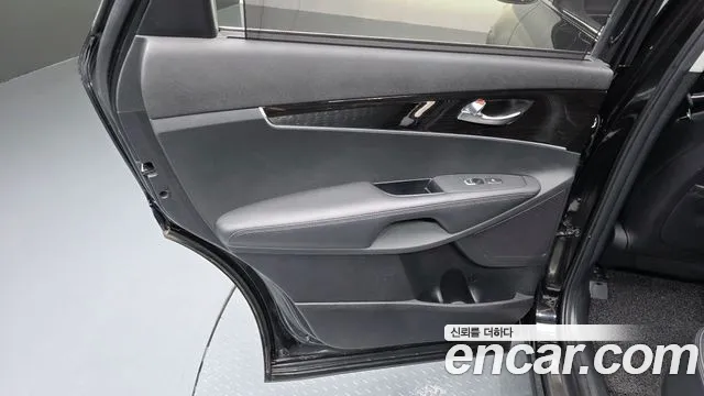 Kia Sorento — фото 25