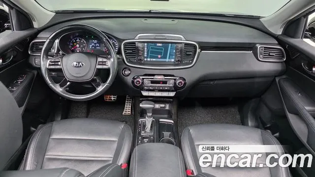 Kia Sorento — фото 6
