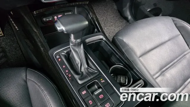 Kia Sorento — фото 8