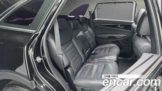 Kia Sorento — фото 10