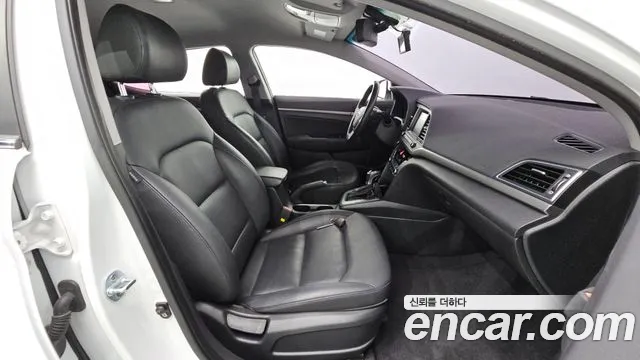 Hyundai Avante — фото 11