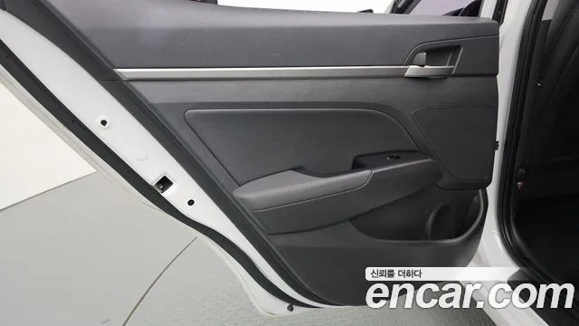 Hyundai Avante — фото 25