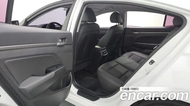 Hyundai Avante — фото 26
