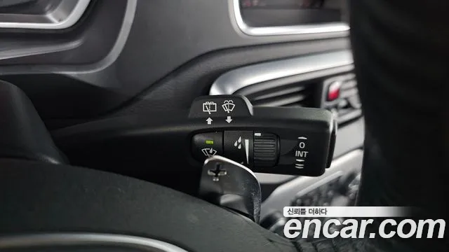 Volvo V40 — фото 16