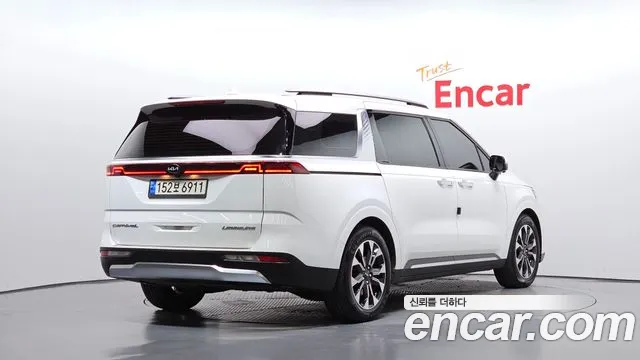 Kia Carnival — фото 1