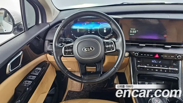 Kia Carnival — фото 12