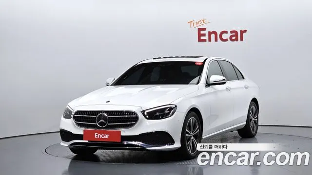 Mercedes-Benz E-Class — фото 1