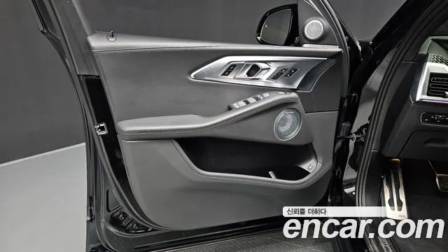 BMW XM — фото 24